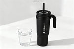 ¿Tomar agua de un termo de acero puede afectar el sabor del agua?