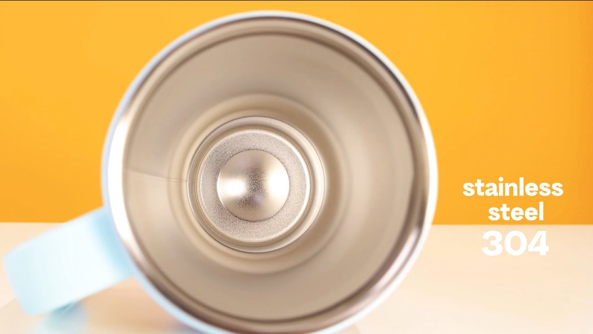 Termo nuevo con olor a metal: causas, riesgos reales y cómo eliminarlo