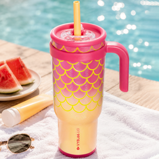 Taza ocaso coral VyblooJug en piscina con sandía y gafas